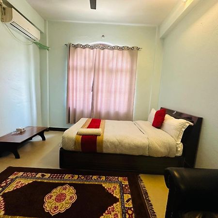 Hotel Delta Inn Катманду Экстерьер фото